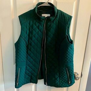 Zip-front quilted vest size XL